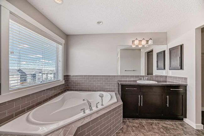 554 Sherwood Boulevard Nw, Home with 6 bedrooms, 3 bathrooms and 4 parking in Calgary AB | Image 17