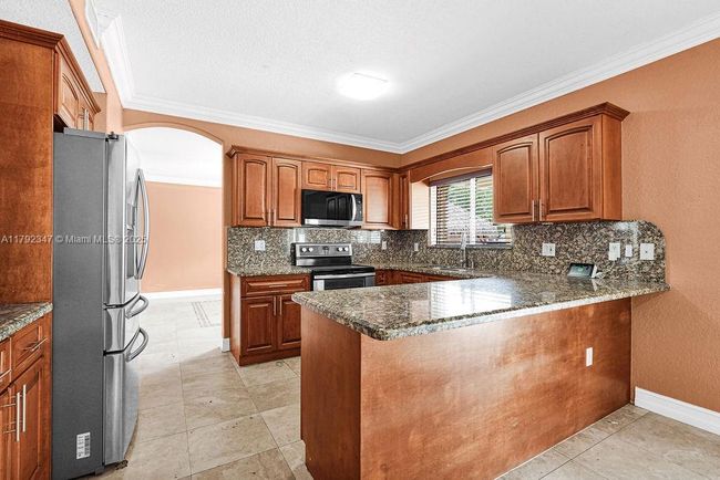 16732 Nw 89 Th Pl, House other with 4 bedrooms, 3 bathrooms and null parking in Miami Lakes FL | Image 26