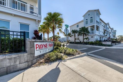 2313 Lindstrom St, SARASOTA, FL, 34237-4728 | Card Image