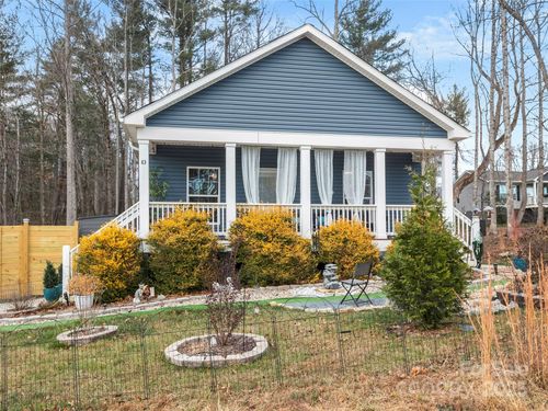 83 Moss Hill Dr, Hendersonville, NC, 28792-0660 | Card Image