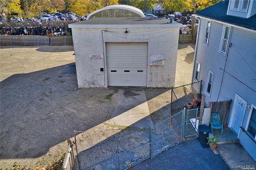 rear-8 Chadwick St, Glen Cove, NY, 11542-4173 | Card Image