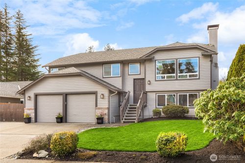 814 213th St Se, Bothell, WA, 98021-7633 | Card Image