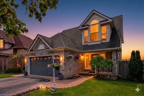 24 Buckthorn Crescent, Guelph, ON, N1E7C3 | Card Image