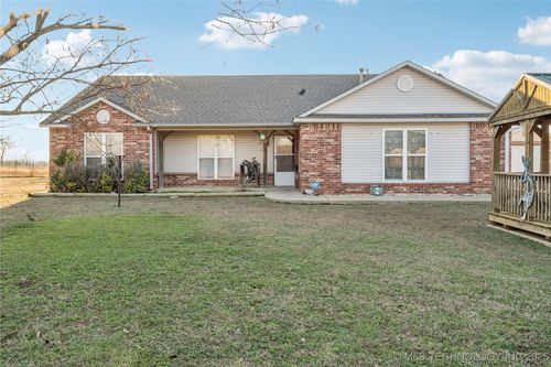 9462 E Yorkshire Ave, Claremore, OK, 74017-1021 | Card Image