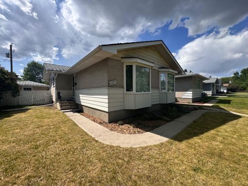 2521 35 St Se, Calgary, AB, T2B0X4 | Card Image