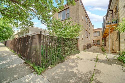 1-2620 W Foster Avenue, Chicago, IL, 60625 | Card Image