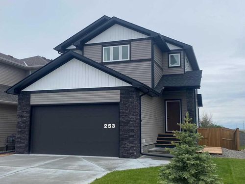 253 Rivergrove Chase W, Lethbridge, AB, T1K8H8 | Card Image