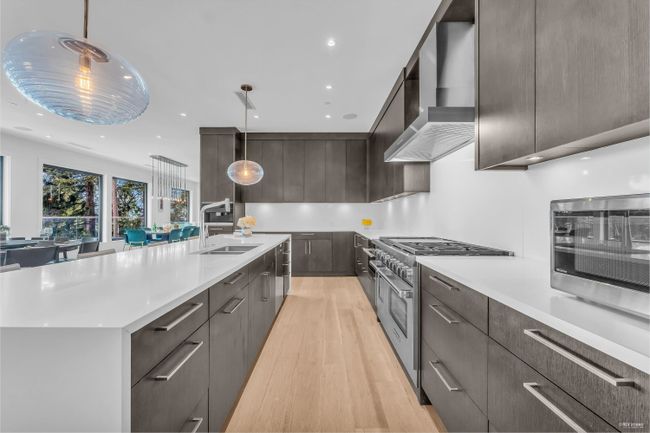 3954 Bayridge Court, House other with 5 bedrooms, 5 bathrooms and 4 parking in West Vancouver BC | Image 17
