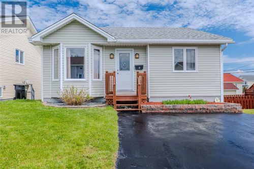 2 Carlow Pl, St. John's, NL, A1E6H6 | Card Image