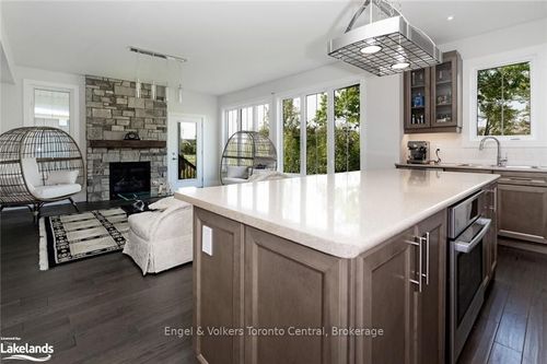 364 Yellow Birch Cres, Blue Mountains, ON, L9Y0Y5 | Card Image