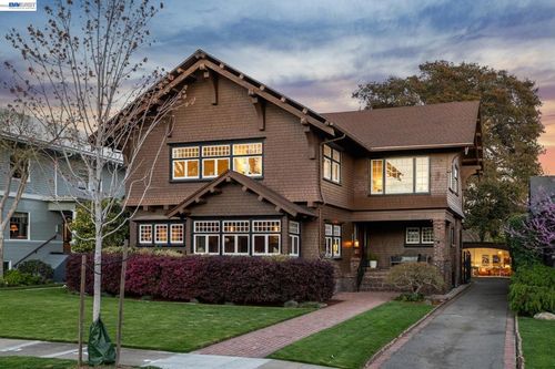 1122 Bay St, Alameda, CA, 94501-3912 | Card Image