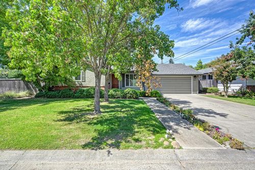 1701 Daphne Ave, Sacramento, CA, 95864-1703 | Card Image