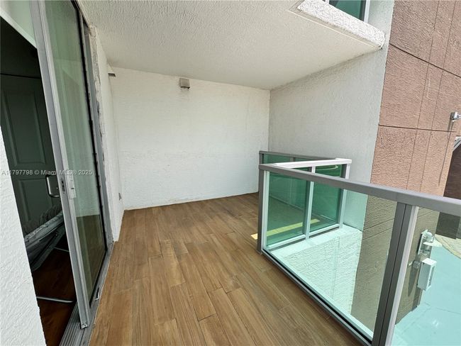 APT-508S - 2681 N Flamingo Rd, Condo with 3 bedrooms, 3 bathrooms and null parking in Sunrise FL | Image 25