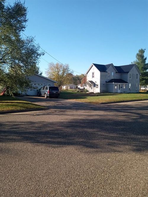 521 Gilman St, MONDOVI, WI, 54755-1403 | Card Image