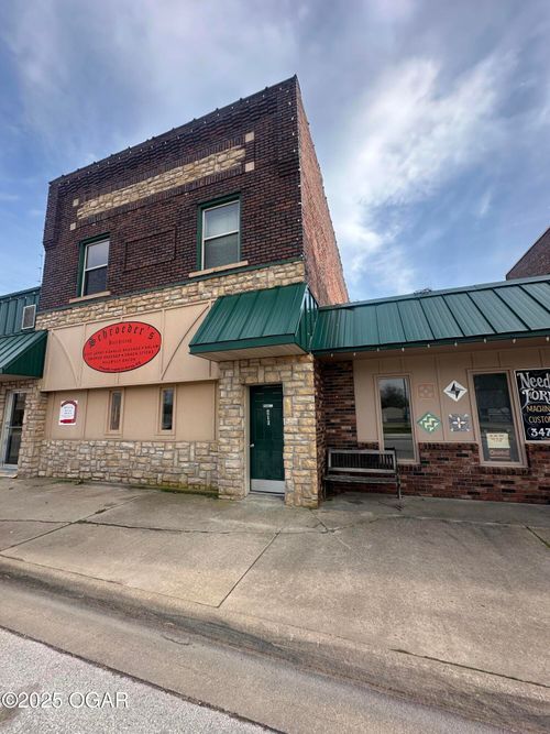 418 E Washington St, Arma, KS, 66712-4126 | Card Image