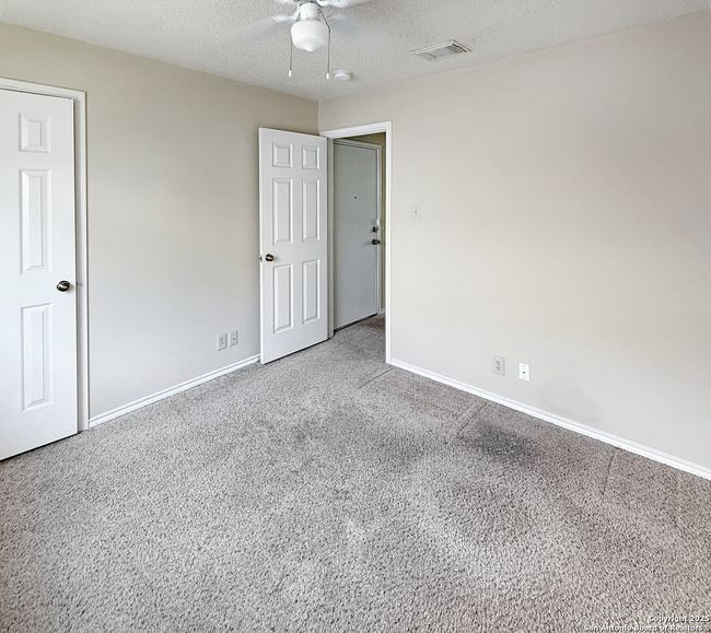 9814 Diamond Cliff Dr, House other with 3 bedrooms, 2 bathrooms and null parking in Helotes TX | Image 6