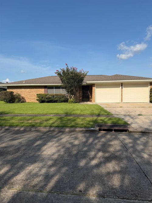 2908 Creole Dr, Houma, LA, 70364-1916 | Card Image