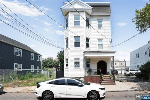98 Houston St, Newark, NJ, 07105-5623 | Card Image