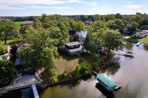 2024 White Creek Dr, Rochester, IN, 46975-8919 | Card Image