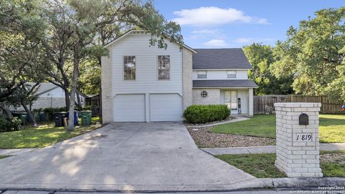 11819 Rousseau St, San Antonio, TX, 78251-3331 | Card Image