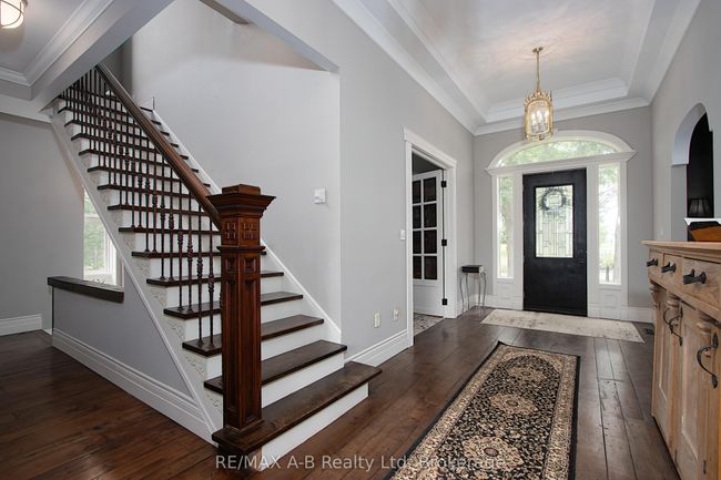 12096 Gale Rd, House other with 5 bedrooms, 4 bathrooms and 10 parking in Middlesex Centre ON | Image 5