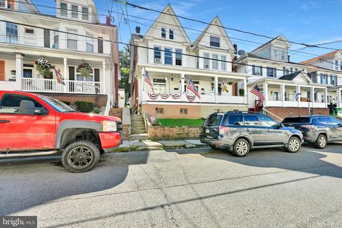 630 Arlington St, TAMAQUA, PA, 18252-2202 | Card Image