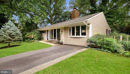 419 Meadowhurst Ln, MEDIA, PA, 19063-5011 | Card Image