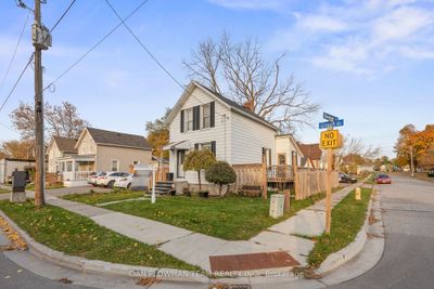 269 Court St, House other with 3 bedrooms, 1 bathrooms and 3 parking in Oshawa ON | Image 2