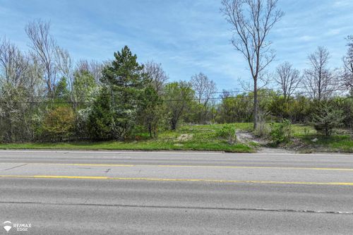 3353 S Center Rd, Burton, MI, 48519 | Card Image