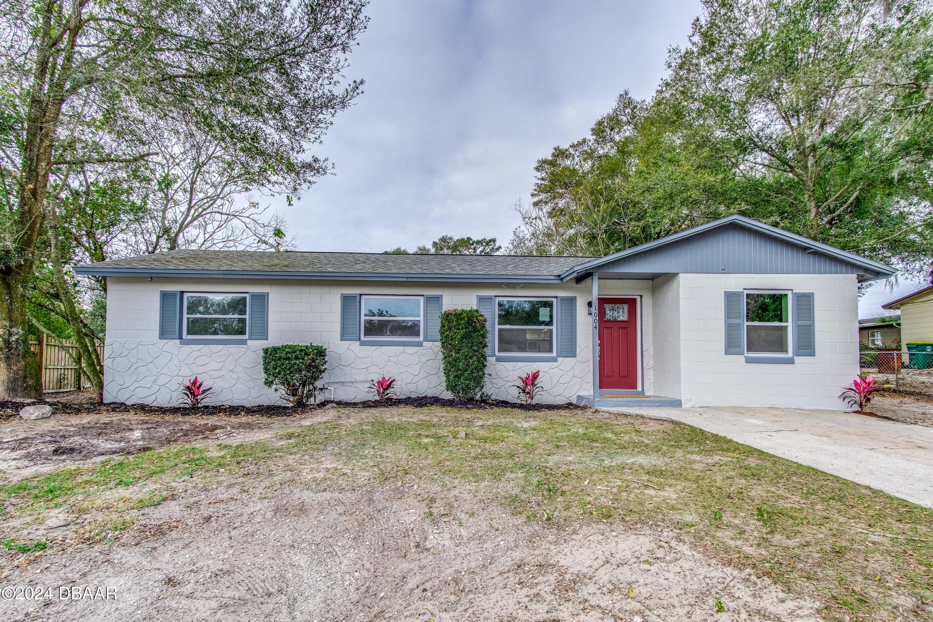 Oaktree Ln, Deland, FL 32720