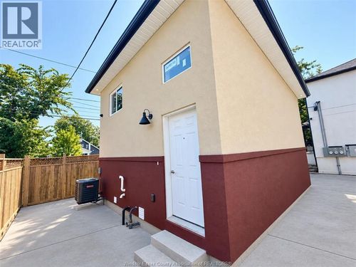 1740 Buckingham Dr, Windsor, ON, N8T2A6 | Card Image