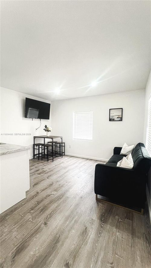 2-4139 Nw 23rd Ave, Miami, FL, 33142-4603 | Card Image