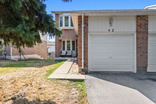 42-700 Harmony Rd N, Oshawa, ON, L1K1S2 | Card Image