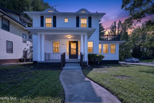 2004 Calumet Ave, Toledo, OH, 43607-1607 | Card Image