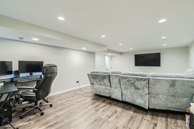 1300 Gloucester Cir, Townhouse with 3 bedrooms, 3 bathrooms and 2 parking in Carol Stream IL | Image 26