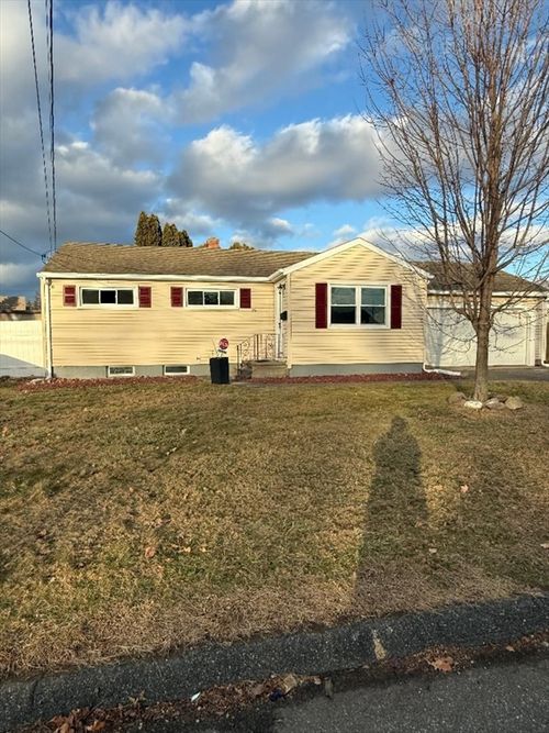 36 Daley St, Chicopee, MA, 01013-1918 | Card Image