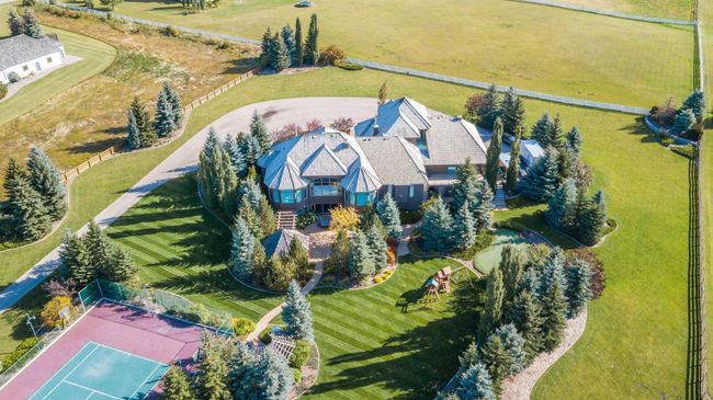 243134 31 A Range Road, Home with 5 bedrooms, 4 bathrooms and 8 parking in Rural Rocky View County AB | Image 2