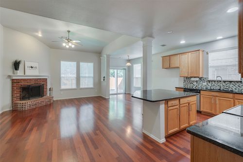 13421 Lost Spurs Rd, Roanoke, TX, 76262-5894 | Card Image