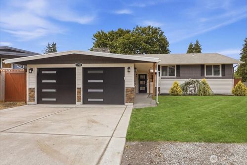 1724 N Narrows Dr, Tacoma, WA, 98406-1510 | Card Image