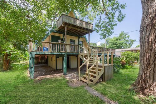 232 3rd St, Dickinson, TX, 77539-2440 | Card Image