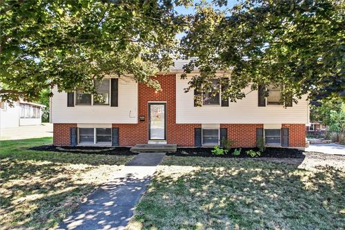 371 Shady Ave, Sharon, PA, 16146-3215 | Card Image