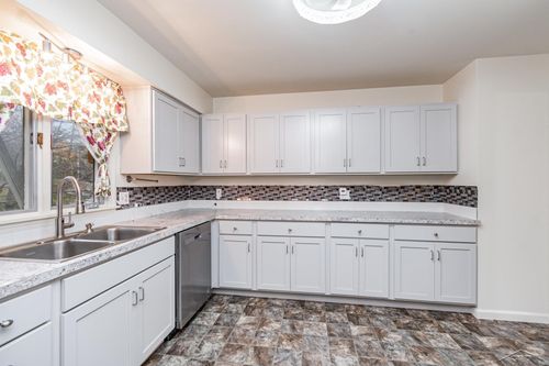 3800 Jim Dr, Bridgeport, MI, 48722-9617 | Card Image