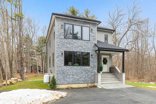 9 Trues Pkwy, Sandown, NH, 03873-2713 | Card Image