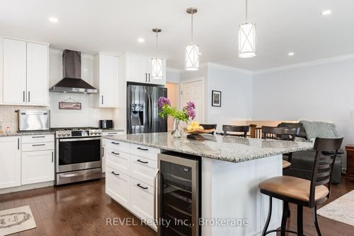 9 Amberwood Crt, St. Catharines, ON, L2N7E1 | Card Image