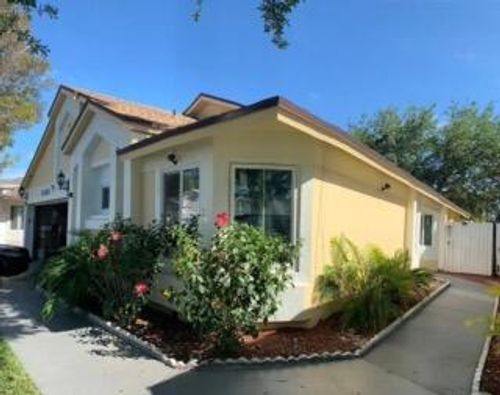 1321 E Glen Oak Rd, North Lauderdale, FL, 33068-3954 | Card Image