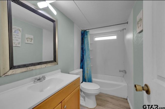 8702 Cedarvale Dr, House other with 3 bedrooms, 2 bathrooms and null parking in Tyler TX | Image 8