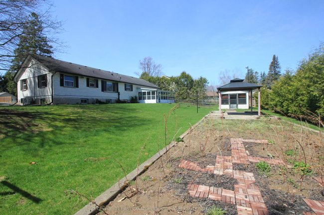 2294 Gore St, House other with 4 bedrooms, 2 bathrooms and 4 parking in Mount Brydges ON | Image 46