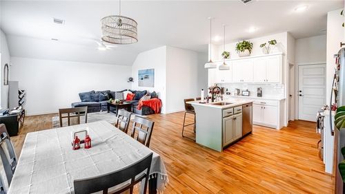 2309 Alameda Park Dr, Norman, OK, 73071-9704 | Card Image