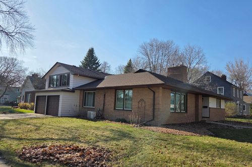 624 10th St Sw, Willmar, MN, 56201-3147 | Card Image