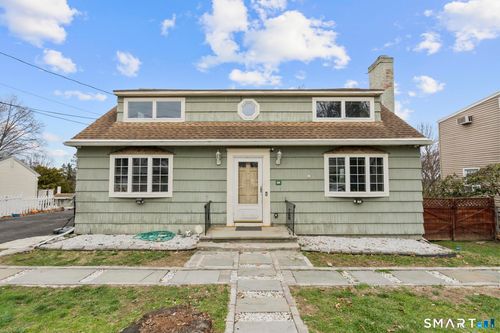 104 Oakdale St, Bridgeport, CT, 06606-3105 | Card Image